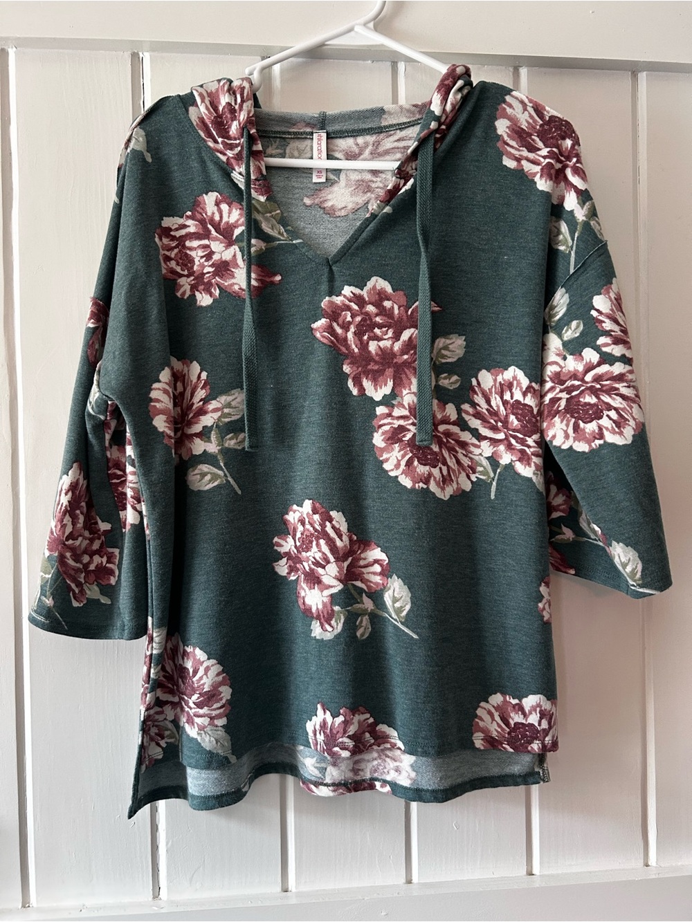 Xhilaration | Teal Hooded V-Neck Top with Mauve Floral Print